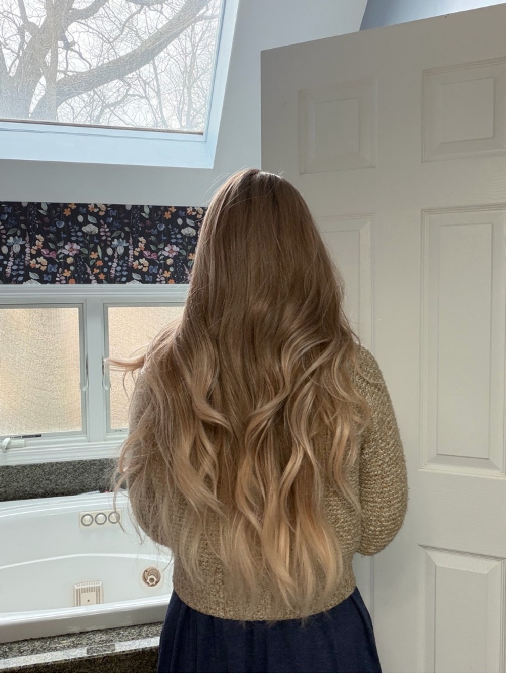 Chelsey Smith Crowns
Apricot luxe standard size - Picture 3 of 4